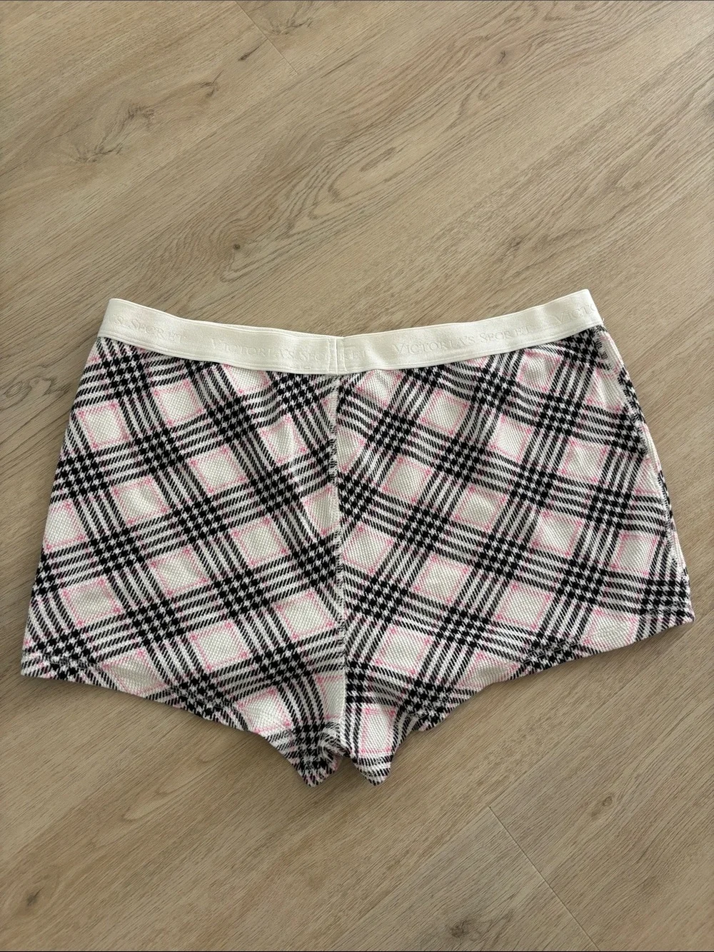 Victoria’s Secret Thermal Short PJ Set plaid like new Large SOFT